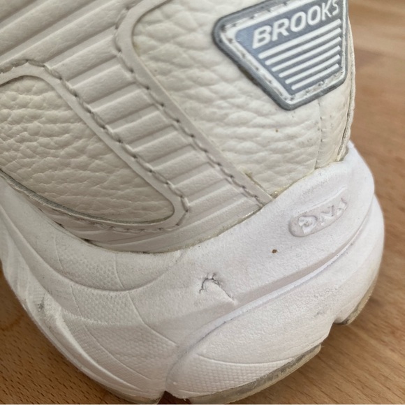 Brooks Addiction Walker 2 Leather size 9 2E extra wide - Picture 10 of 10